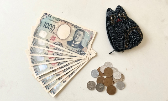 小銭入れ、硬貨、お札の画像